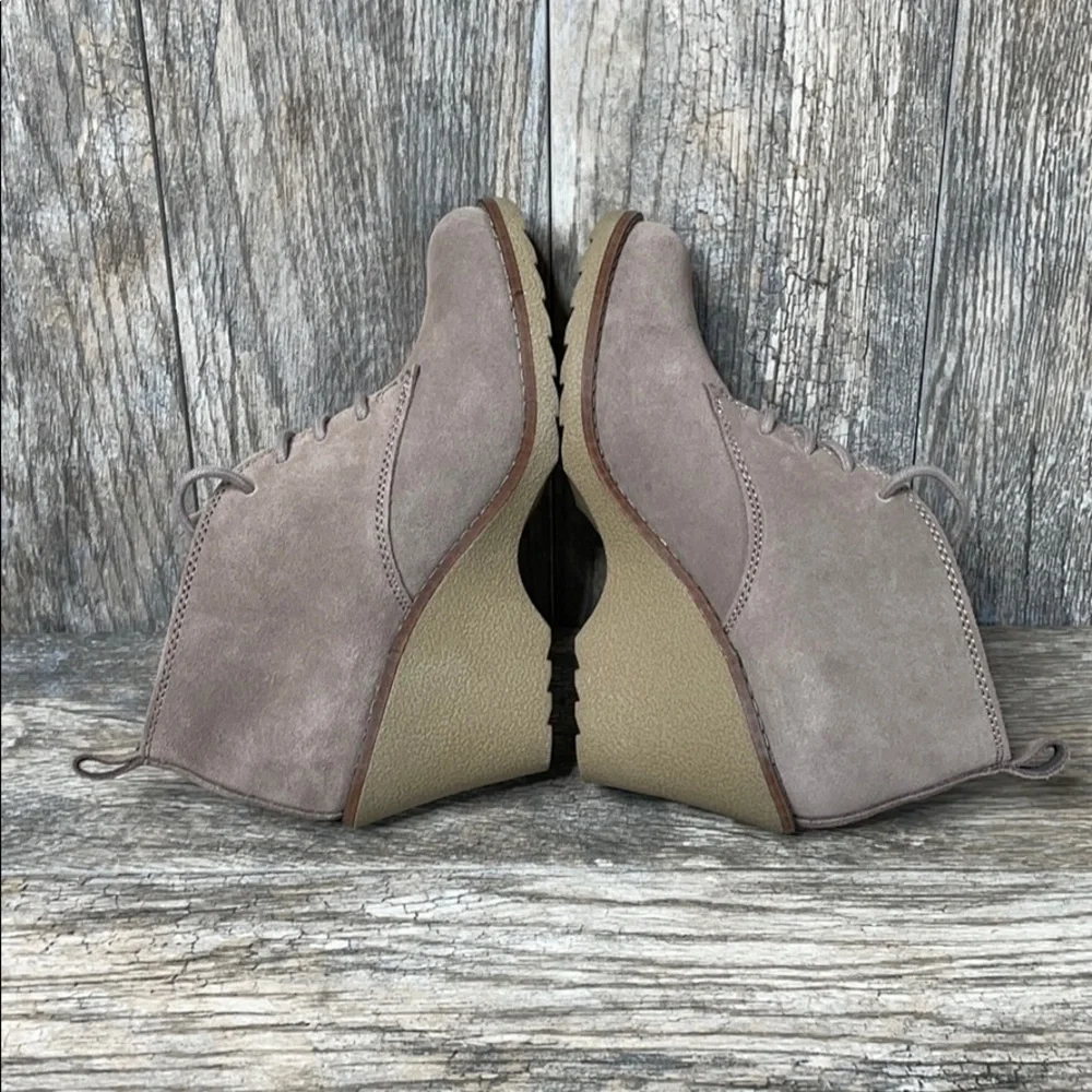 Sonoma suede platform 6.5 med